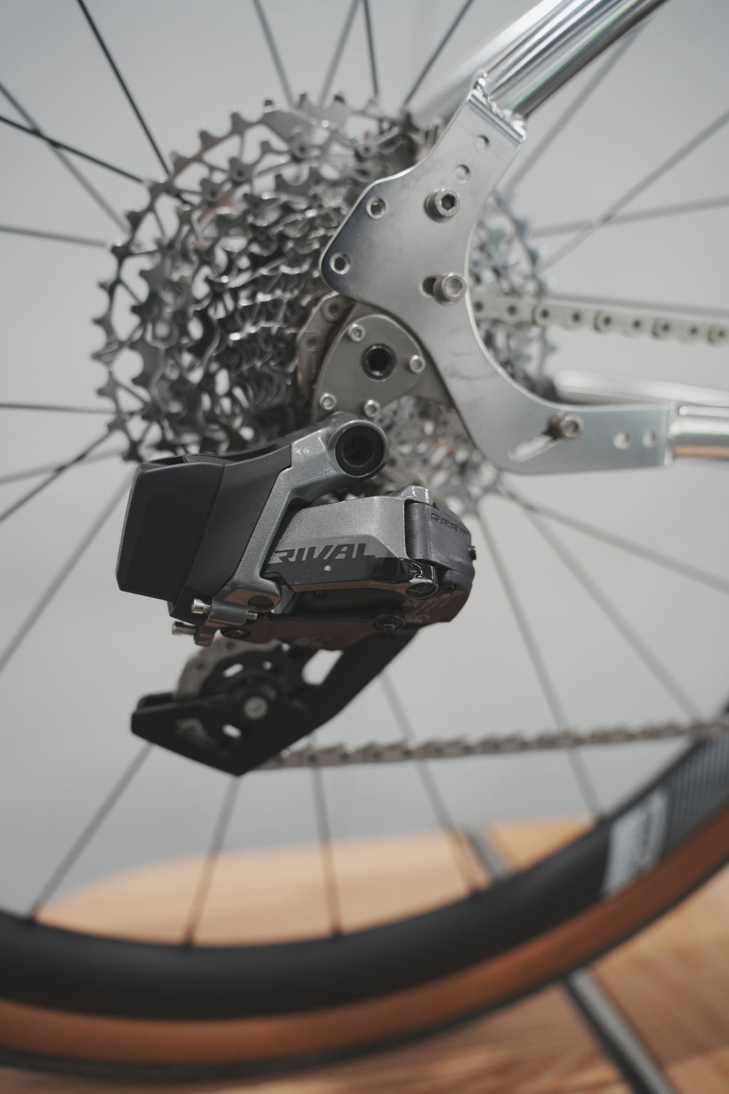 AOI GRAVEL – SRAM Rival 12A