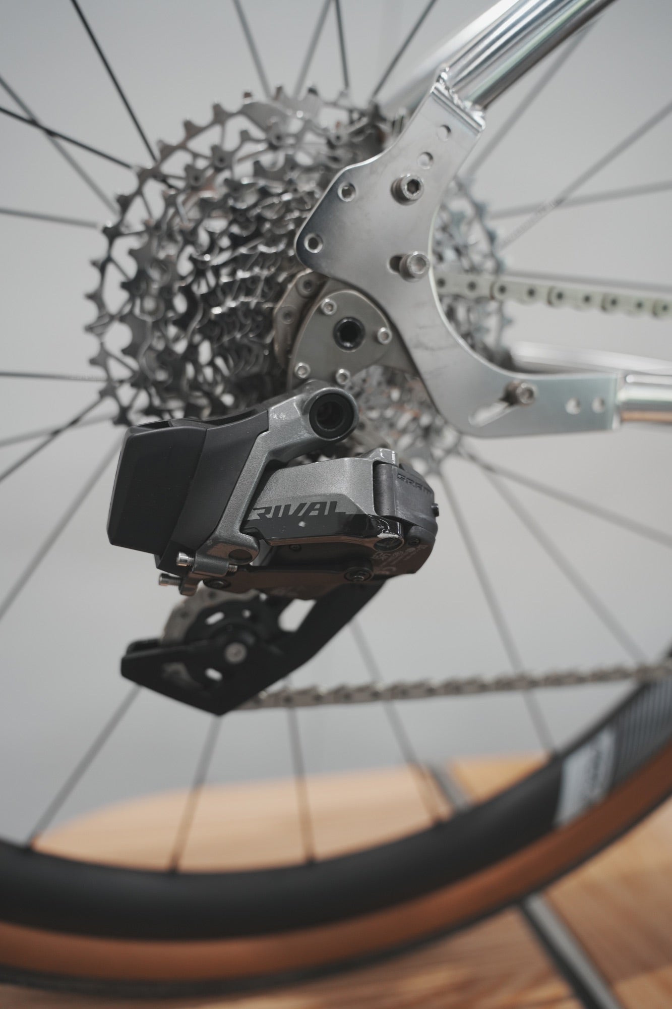 AOI GRAVEL – SRAM Rival 12A