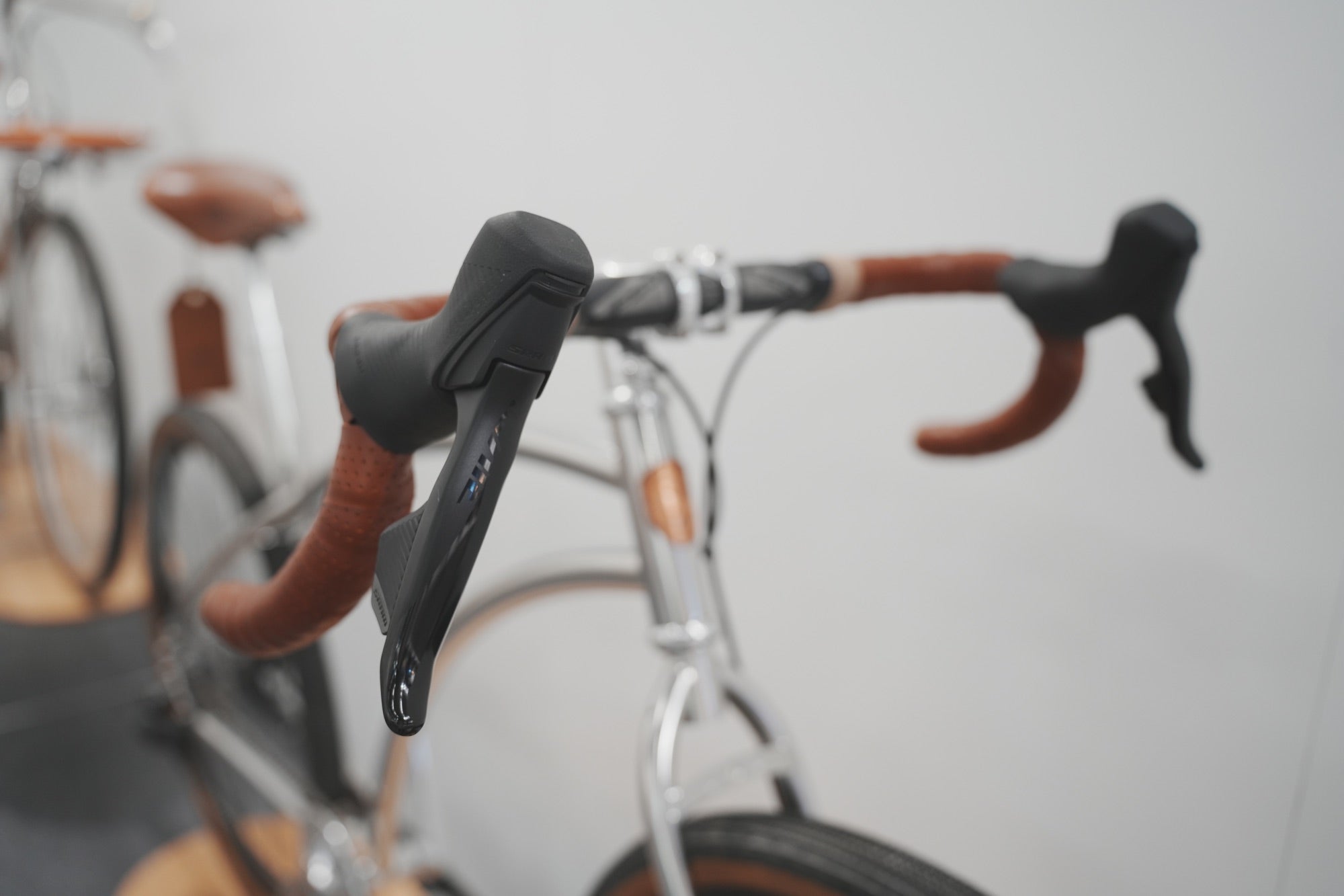 AOI GRAVEL – SRAM Rival 12A