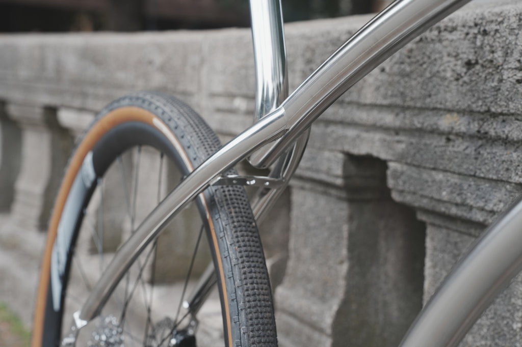 AOI GRAVEL – SRAM Rival 12A