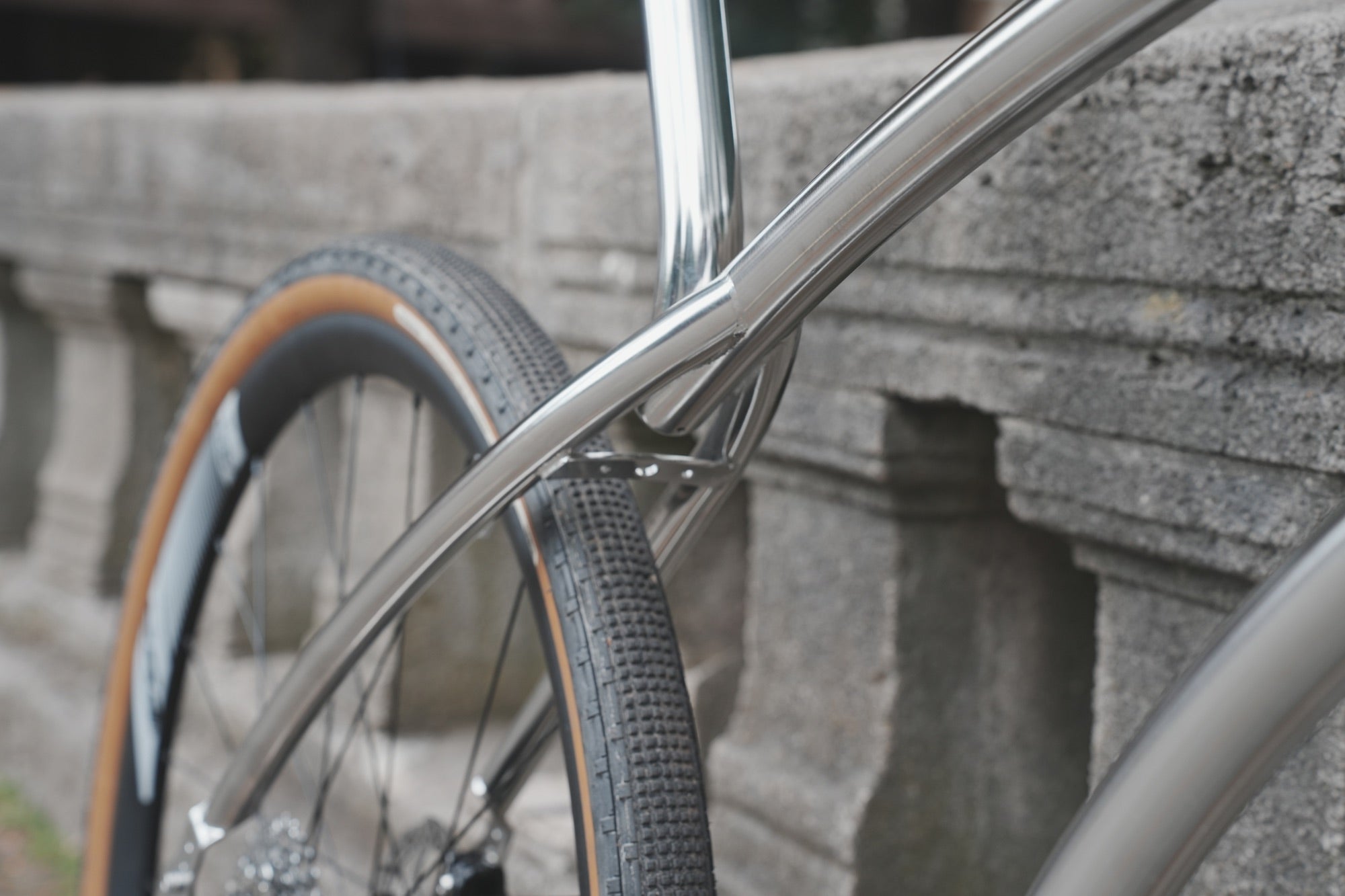 AOI GRAVEL – SRAM Rival 12A