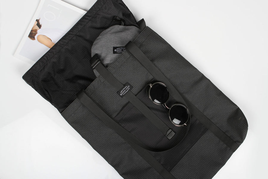 BREEZI ISLAND Reflective 2-Way Tote Bag