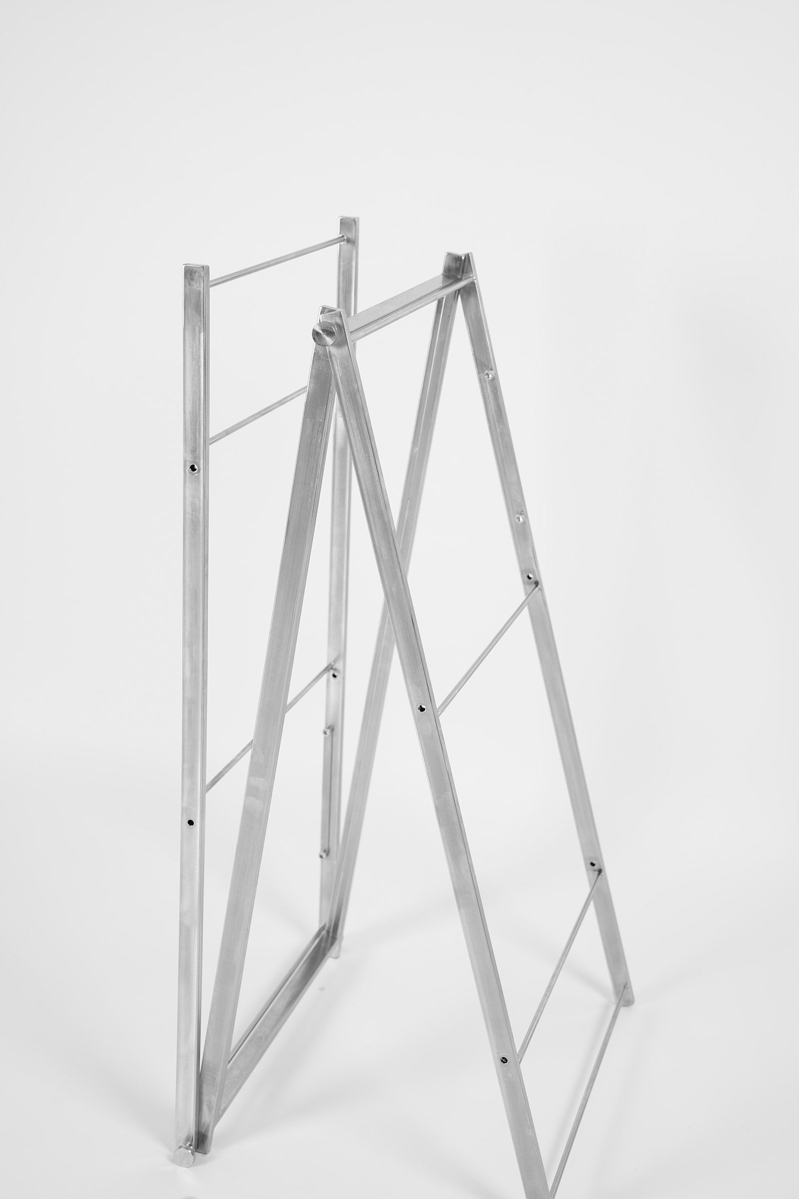 AOI.LIVING Stainless Steel Racks - Walnut